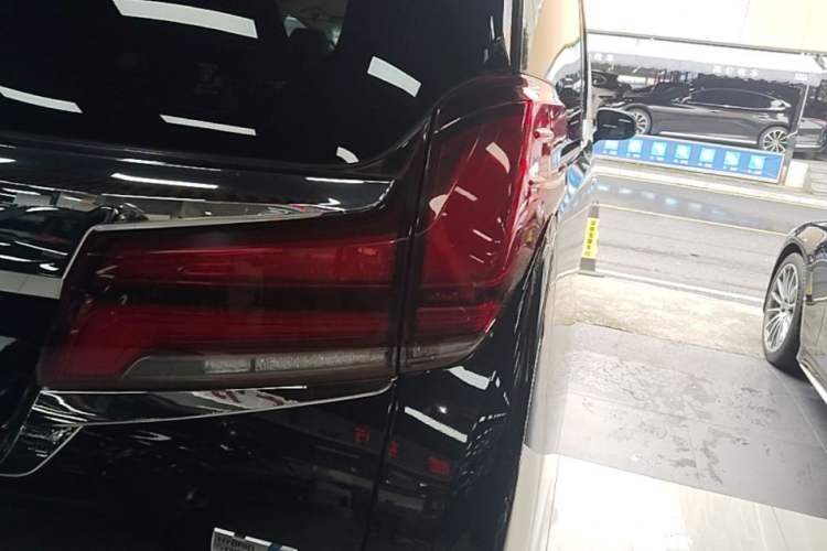 Used Toyota Alphard 2021 Dual-Engine 2.5L Luxury Edition Right Rear Taillight