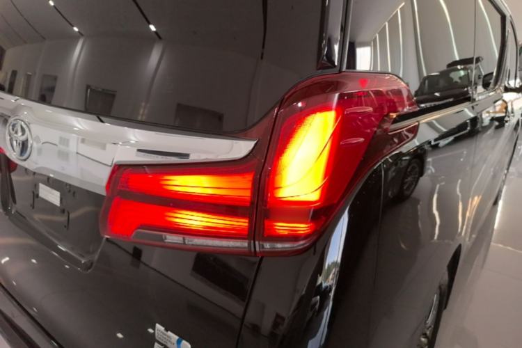 Used Toyota Alphard 2021 Dual-Engine 2.5L Luxury Edition Right Rear Taillight