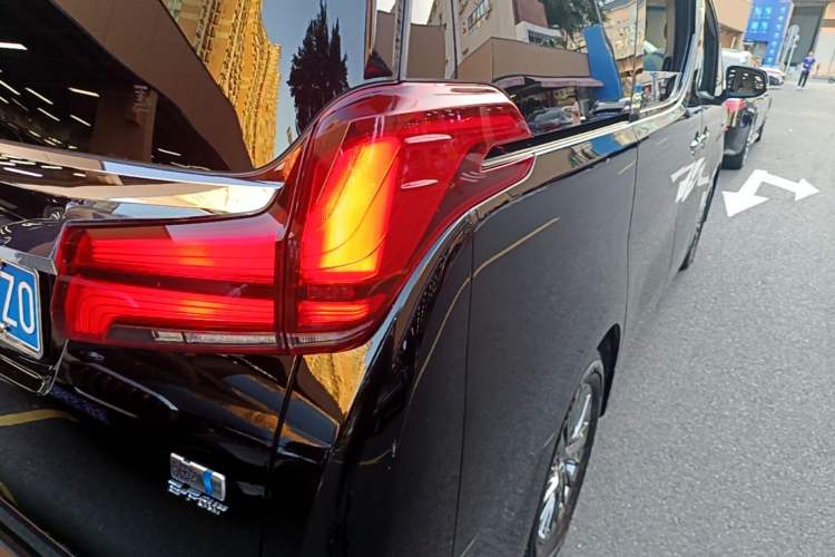 Used Toyota Alphard 2021 Dual-Engine 2.5L Luxury Edition Right Rear Taillight