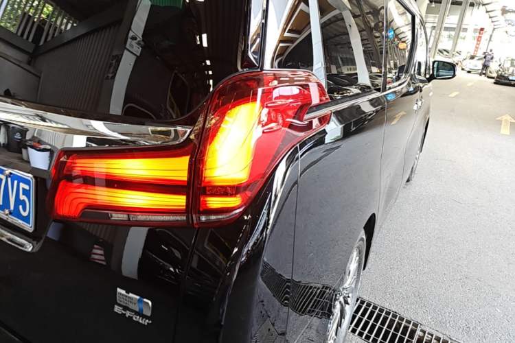 Used Toyota Alphard 2021 Dual-Engine 2.5L Prestige Edition Right Rear Taillight