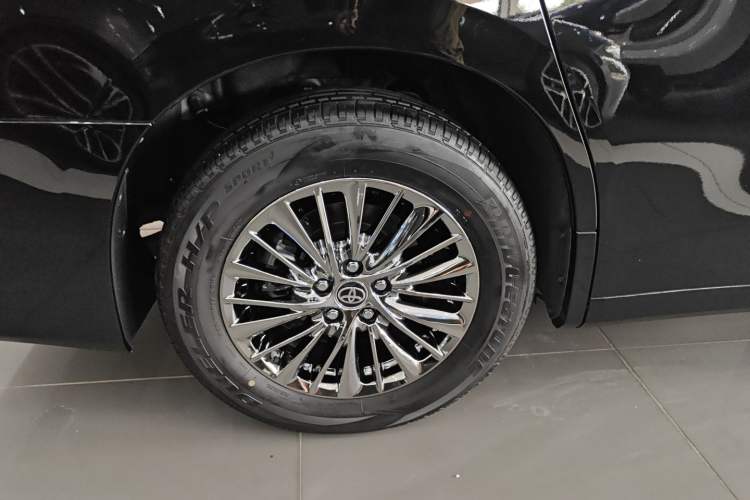 Used Toyota Alphard 2021 Dual-Engine 2.5L Luxury Edition Right Rear Wheel Hub