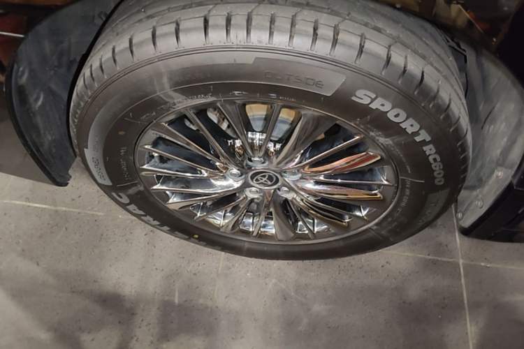 Used Toyota Alphard 2021 Dual-Engine 2.5L Luxury Edition Right Rear Wheel Hub