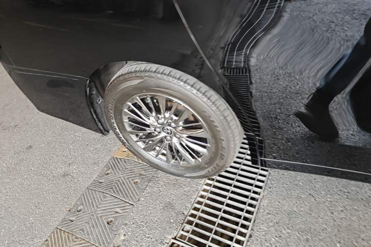 Used Toyota Alphard 2021 Dual-Engine 2.5L Prestige Edition Right Rear Wheel Hub
