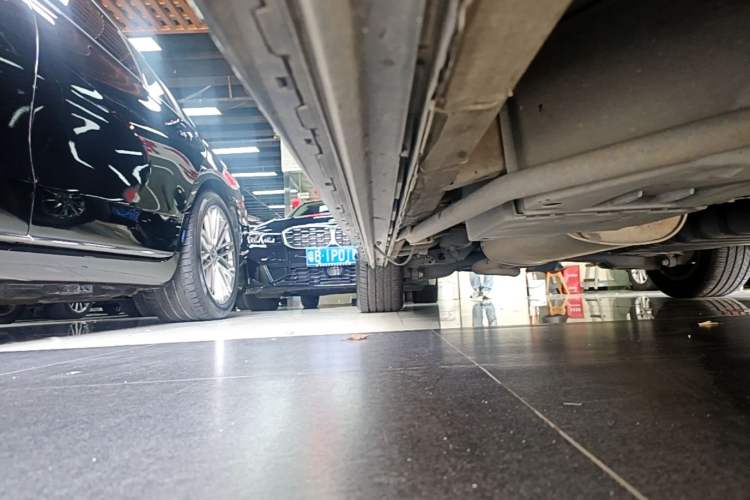 Used Toyota Alphard 2021 Dual-Engine 2.5L Luxury Edition Right Side Sill