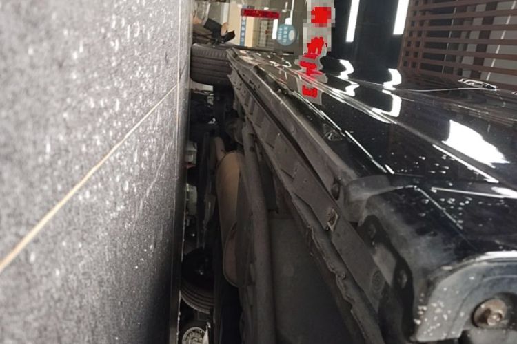 Used Toyota Alphard 2021 Dual-Engine 2.5L Luxury Edition Right Side Sill