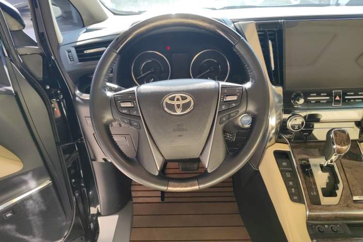 Used Toyota Alphard 2021 Dual-Engine 2.5L Prestige Edition Steering Wheel
