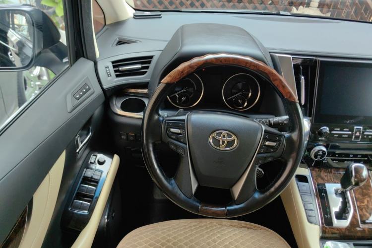 Used Toyota Alphard 2021 Dual-Engine 2.5L Luxury Edition Steering Wheel