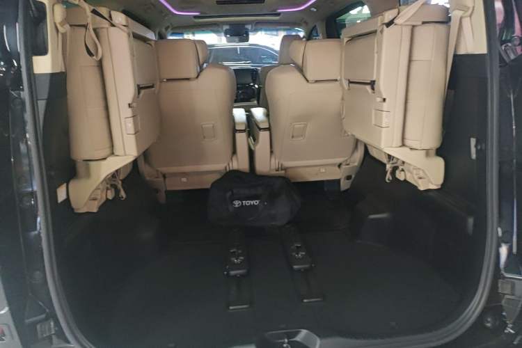 Used Toyota Alphard 2021 Dual-Motor 2.5L Premium Edition Trunk