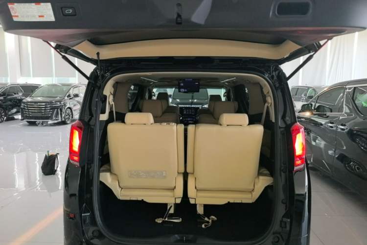 Used Toyota Alphard 2021 Dual-Engine 2.5L Luxury Edition Trunk