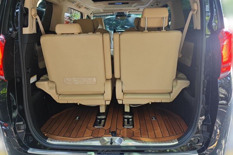 Used Toyota Alphard 2021 Dual-Motor 2.5L Premium Edition Trunk