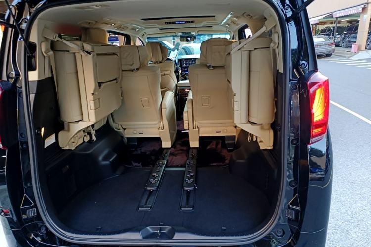 Used Toyota Alphard 2021 Dual-Engine 2.5L Luxury Edition Trunk