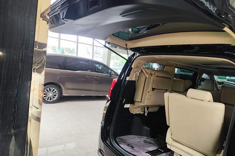 Used Toyota Alphard 2021 Dual-Engine 2.5L Luxury Edition Trunk