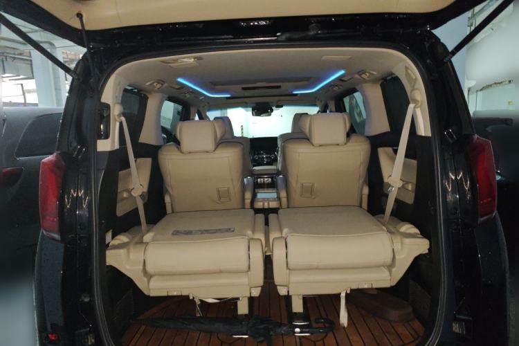 Used Toyota Alphard 2021 Dual-Engine 2.5L Luxury Edition Trunk