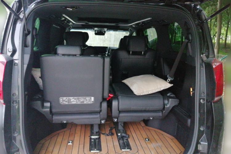 Used Toyota Alphard 2021 Dual-Motor 2.5L Premium Edition Trunk