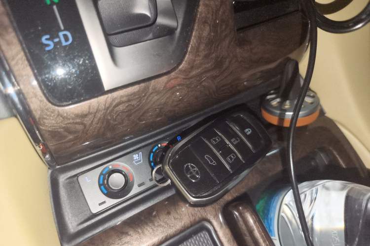 Used Toyota Alphard 2021 Dual-Engine 2.5L Prestige Edition Vehicle Key