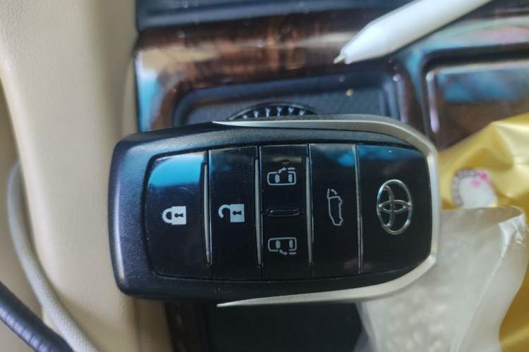 Used Toyota Alphard 2021 Dual-Engine 2.5L Luxury Edition Vehicle Key