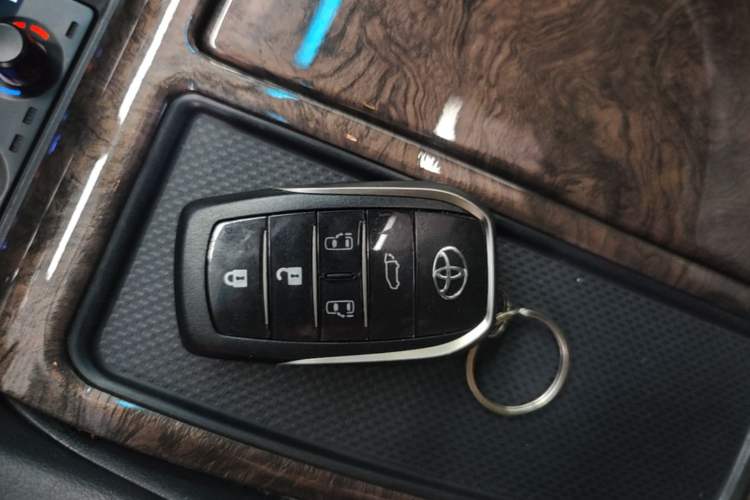 Used Toyota Alphard 2021 Dual-Engine 2.5L Prestige Edition Vehicle Key
