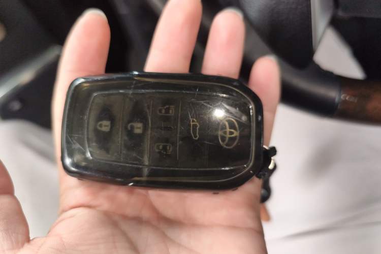 Used Toyota Alphard 2021 Dual-Engine 2.5L Luxury Edition Vehicle Key