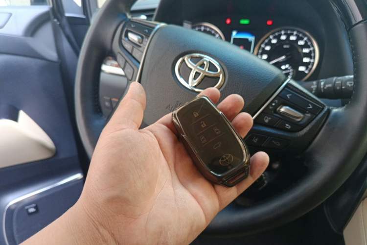 Used Toyota Alphard 2021 Dual-Engine 2.5L Luxury Edition Vehicle Key