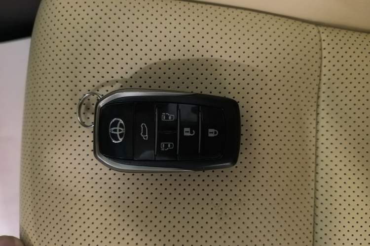 Used Toyota Alphard 2021 Dual-Engine 2.5L Luxury Edition Vehicle Key