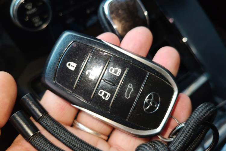 Used Toyota Alphard 2021 Dual-Engine 2.5L Prestige Edition Vehicle Key