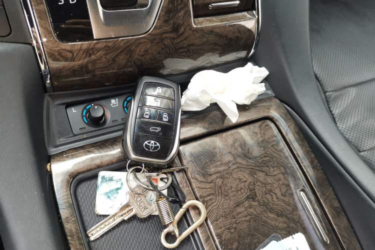 Used Toyota Alphard 2021 Dual-Motor 2.5L Premium Edition Vehicle Key