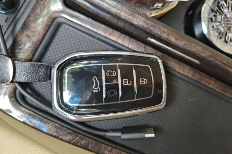 Used Toyota Alphard 2021 Dual-Engine 2.5L Prestige Edition Vehicle Key