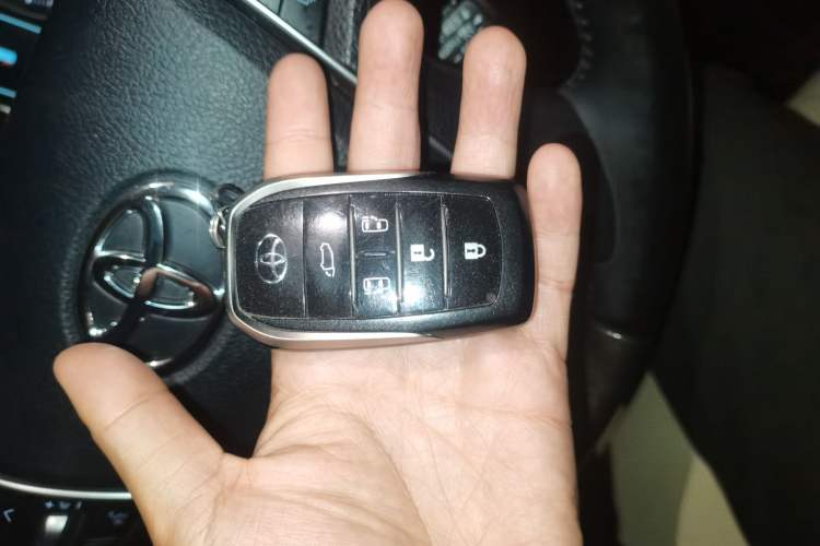 Used Toyota Alphard 2021 Dual-Engine 2.5L Prestige Edition Vehicle Key