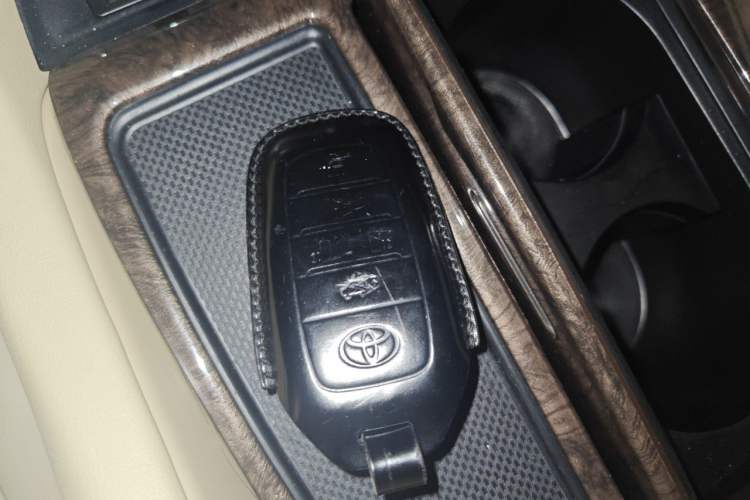 Used Toyota Alphard 2021 Dual-Engine 2.5L Prestige Edition Vehicle Key