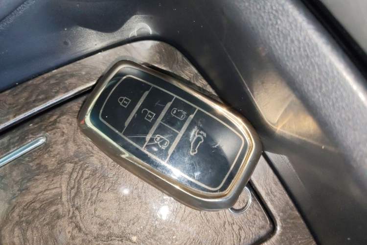 Used Toyota Alphard 2021 Dual-Engine 2.5L Prestige Edition Vehicle Key