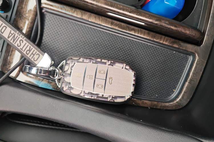 Used Toyota Alphard 2021 Dual-Engine 2.5L Prestige Edition Vehicle Key