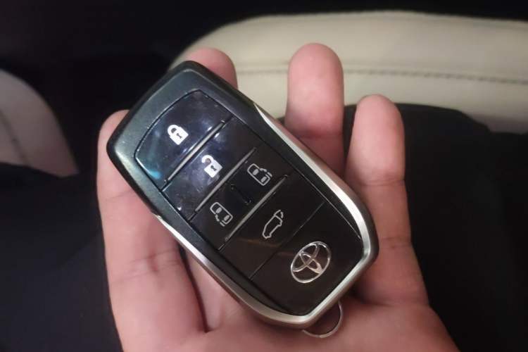 Used Toyota Alphard 2021 Dual-Engine 2.5L Prestige Edition Vehicle Key