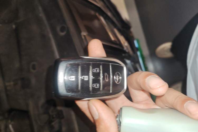 Used Toyota Alphard 2021 Dual-Engine 2.5L Prestige Edition Vehicle Key