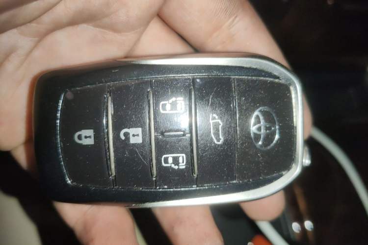 Used Toyota Alphard 2021 Dual-Engine 2.5L Luxury Edition Vehicle Key