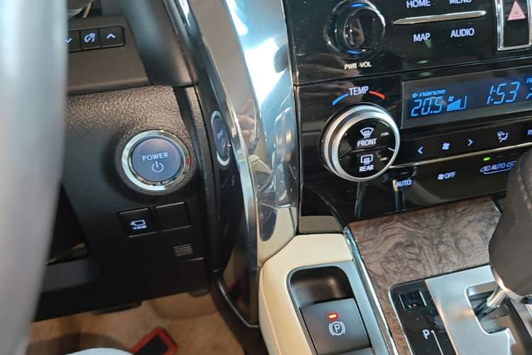 Used Toyota Alphard 2021 Dual-Engine 2.5L Prestige Edition Vehicle Key