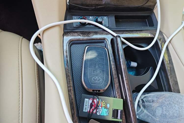 Used Toyota Alphard 2021 Dual-Engine 2.5L Prestige Edition Vehicle Key