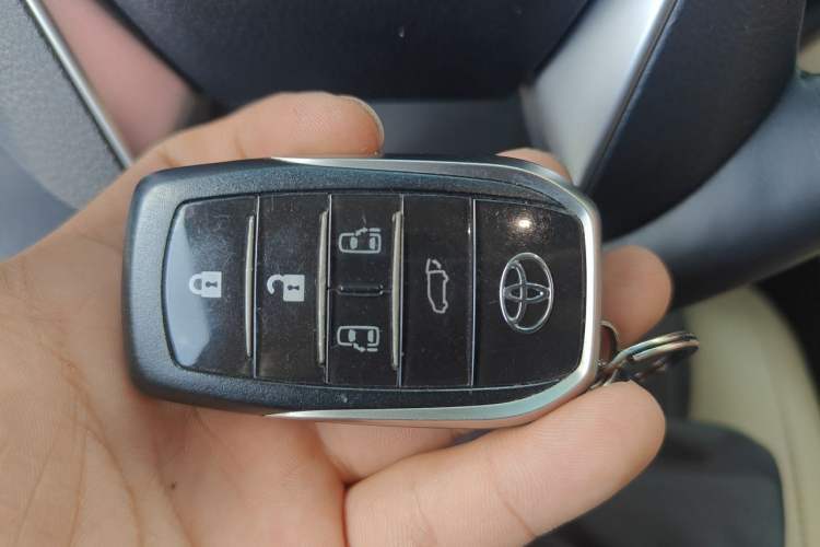 Used Toyota Alphard 2021 Dual-Engine 2.5L Luxury Edition Vehicle Key