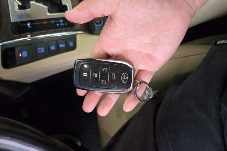 Used Toyota Alphard 2021 Dual-Engine 2.5L Prestige Edition Vehicle Key