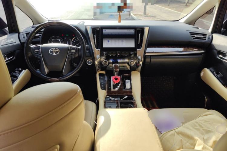 Used Toyota Alphard 2021 Dual-Engine 2.5L Luxury Edition Center Console