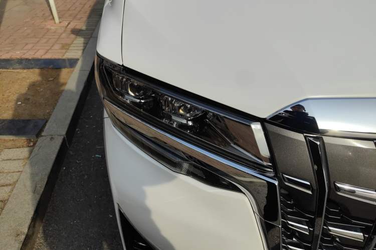 Used Toyota Alphard 2021 Dual-Engine 2.5L Luxury Edition Right Front Headlight