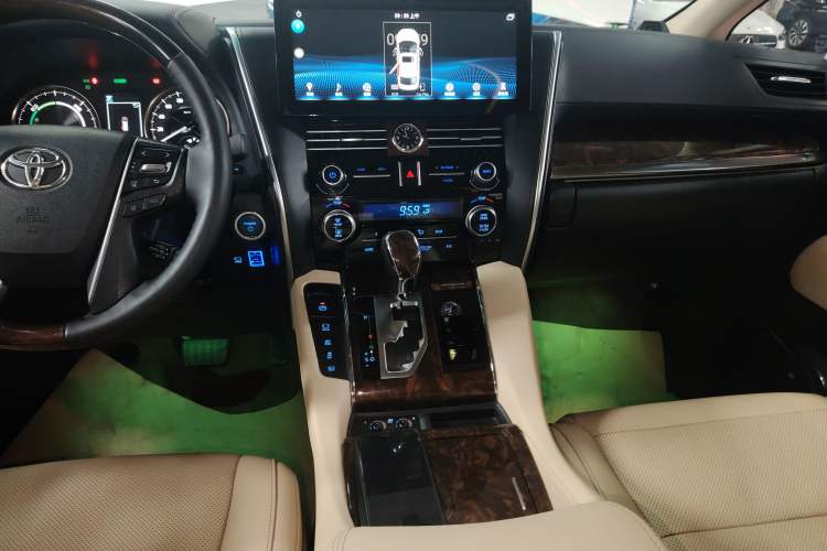 Used Toyota Alphard 2021 Dual-Engine 2.5L Luxury Edition Audio And AC Panel