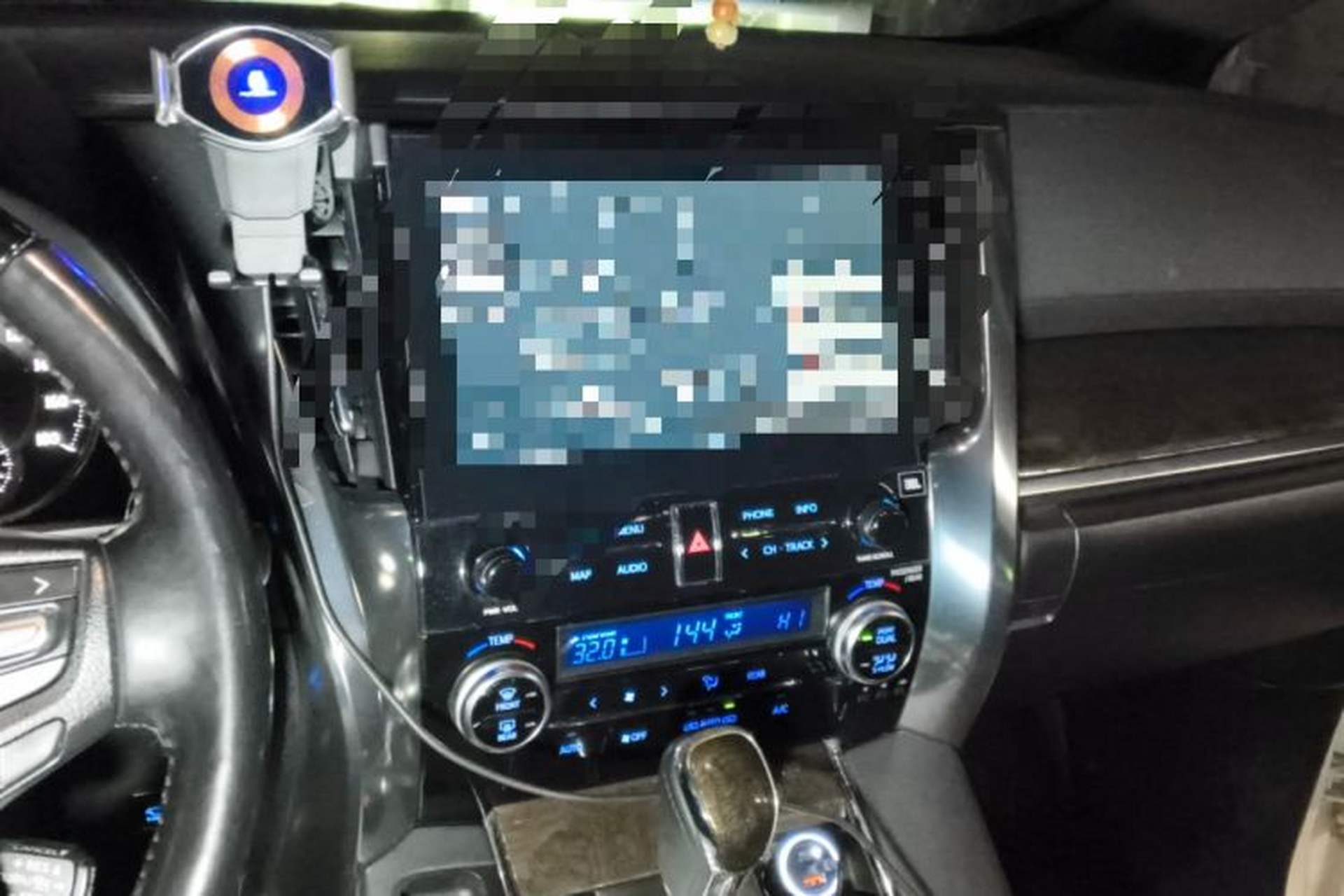 Used Toyota Alphard 2021 Dual-Motor 2.5L Premium Edition Audio And AC Panel