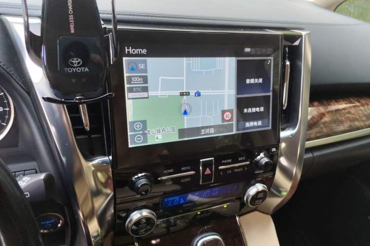 Used Toyota Alphard 2021 Dual-Engine 2.5L Luxury Edition Audio And AC Panel
