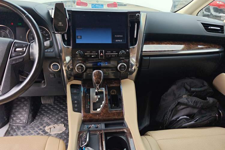 Used Toyota Alphard 2021 Dual-Engine 2.5L Luxury Edition Audio And AC Panel