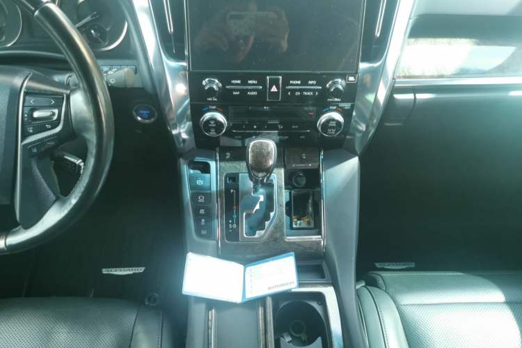 Used Toyota Alphard 2021 Dual-Motor 2.5L Premium Edition Audio And AC Panel
