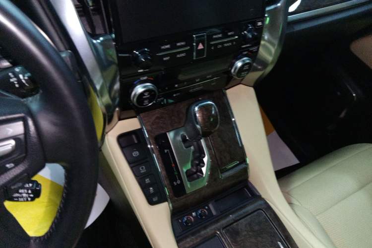 Used Toyota Alphard 2021 Dual-Engine 2.5L Prestige Edition Audio And AC Panel