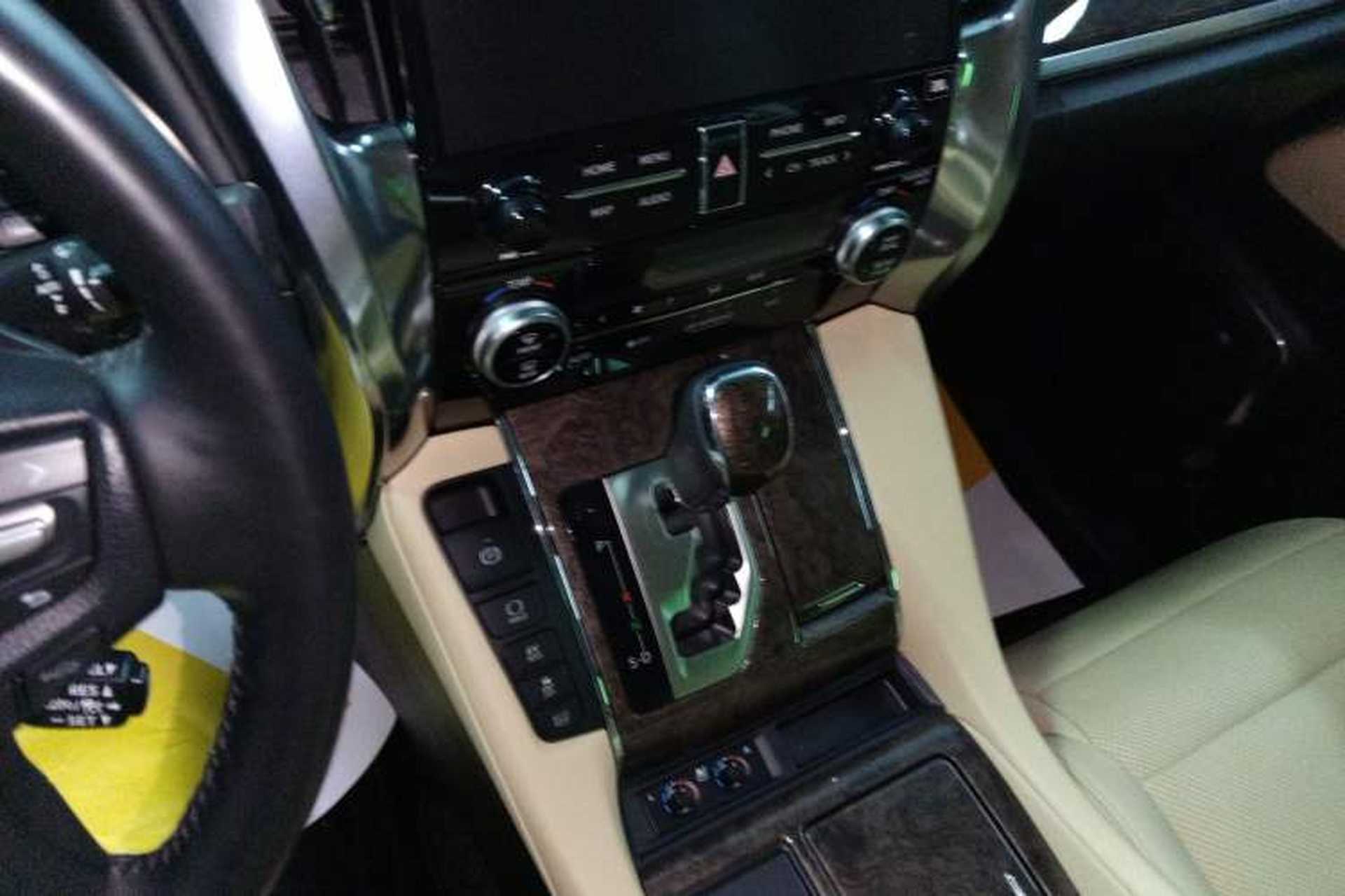 Used Toyota Alphard 2021 Dual-Engine 2.5L Prestige Edition Audio And AC Panel