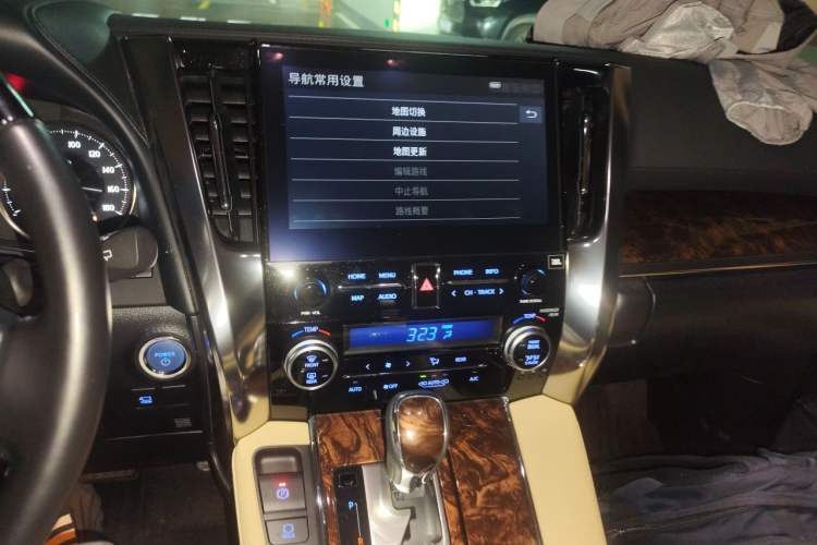 Used Toyota Alphard 2021 Dual-Engine 2.5L Luxury Edition Audio And AC Panel