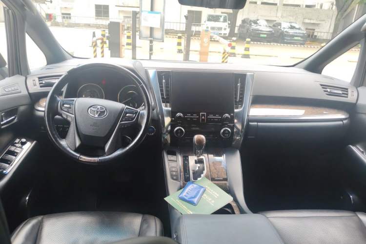 Used Toyota Alphard 2021 Dual-Engine 2.5L Prestige Edition Center Console