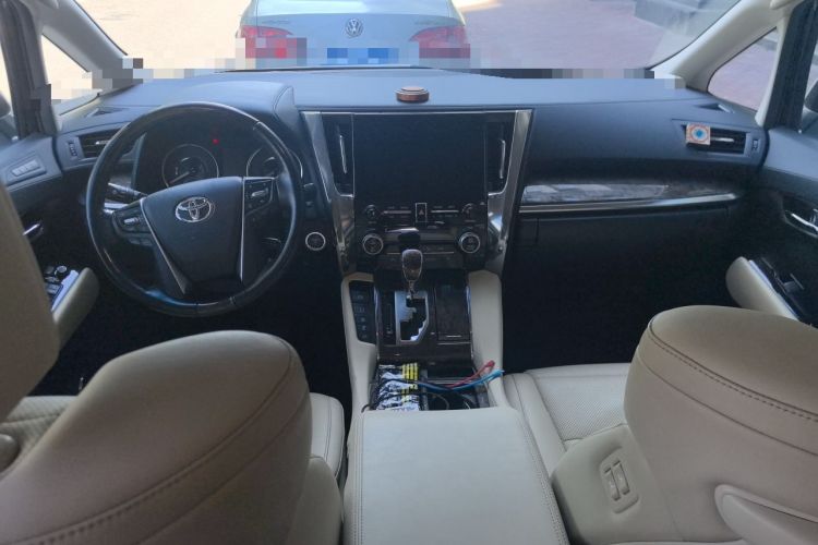 Used Toyota Alphard 2021 Dual-Motor 2.5L Premium Edition Center Console